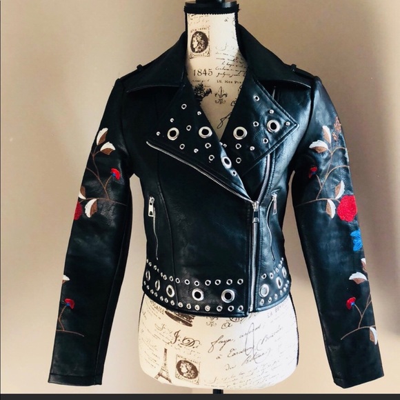 Vegan Romeo & Juliet Couture. SEE DESCRIPTION - Picture 5 of 5